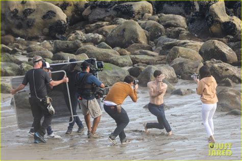 Kendall Jenner Joins Hot Shirtless Guy For Beach Photo Shoot Photo Kendall Jenner