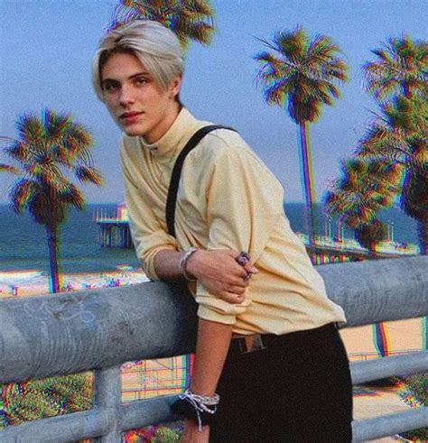 Pinterest: @californialifee 🍊 Cameron King, Cute Blonde Guys, Noen ...