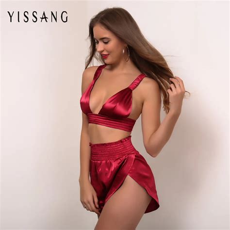 Yissang Women 2 Piece Set Clubwear Sexy Wine Red Crop Top Shorts 2 Pcs Beach Sexy Female Satin