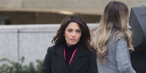 Exclusif Sarah Shahi et Mike Vogel tournent la nouvelle saison de la série à succès Sex Life à