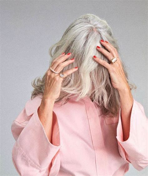 How French Women Go Grey Gracefully Leonce Chenal In 2022 Grey Hair