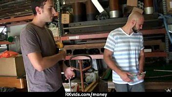 Amateur chica acepta dinero en efectivo por Sexo de extraño XVIDEOS