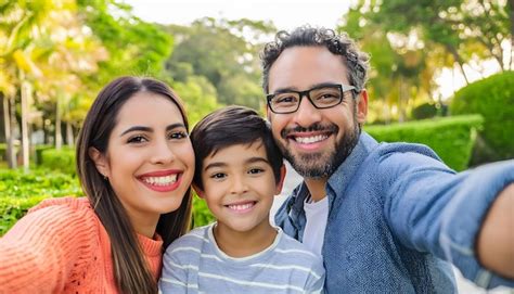 Fotos De Familia Latina Horizontal 20 000 Fotos De Stock Gratuitas De Gran Calidad