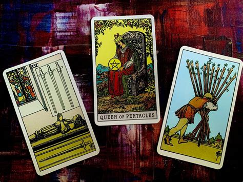 Карты таро на столе - Zefirka.club фото и картинки