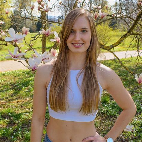 Sexy Viola Brand Bikini Pics