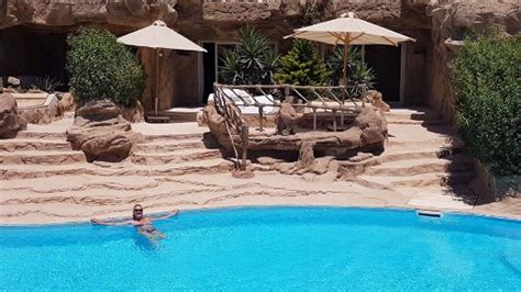 Caves Beach Resort Hurghada