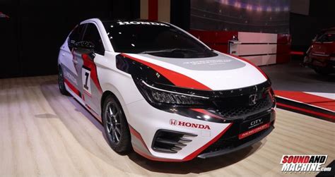 Gantikan Jazz Di Arena Balap Honda Tampilkan City Hatchback Racing