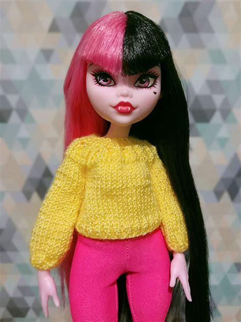 Ravelry: Yellow Sweater for Monster High G3 doll Draculaura pattern by ...