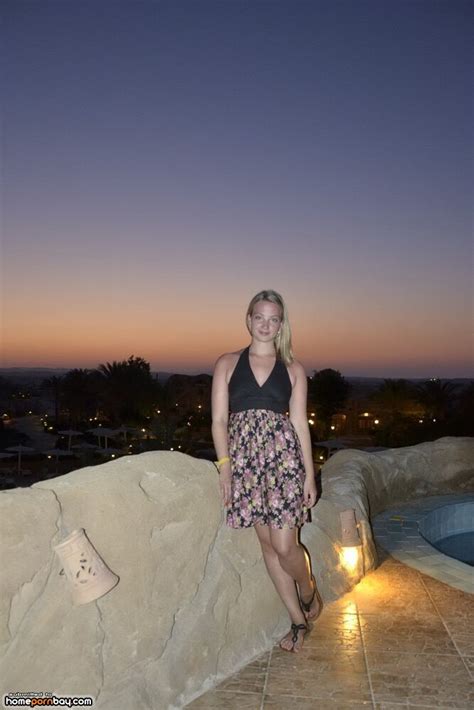 Real Amateur Couple Share Private Pics From Summer Vacation Mobile Homemade Porn Sharing