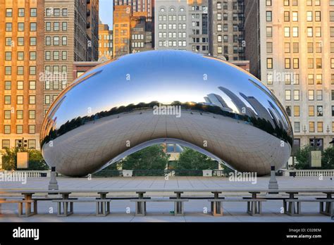 The bean anish kapoor chicago sculpture bean hi-res stock photography ...