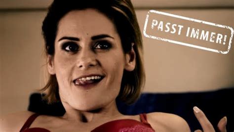 Versicherung Goes Sex Ideal Startet Untypischen Werbespot Markt Versicherungsbote De