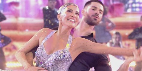 Cristina Cordula métamorphosée son nouveau look dans Danse avec les