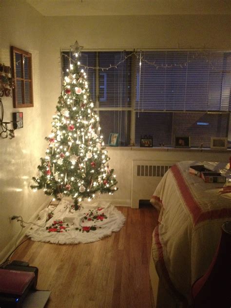 Christmas Tree In Small Apartment at Emma Rouse blog