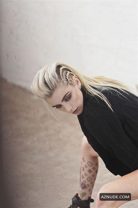 Valentina Belleza Nude By Damien Elroy Vignaux Aznude