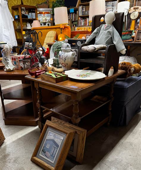 Bargain Barn - 𝗛𝘂𝗻𝘁𝗲𝗿 𝗮𝘁 𝗕𝗮𝗿𝗴𝗮𝗶𝗻 𝗕𝗮𝗿𝗻! Tired of the same old overpriced