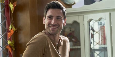 Andrew Walkers Biography: Net Worth, Wife, Family, Children