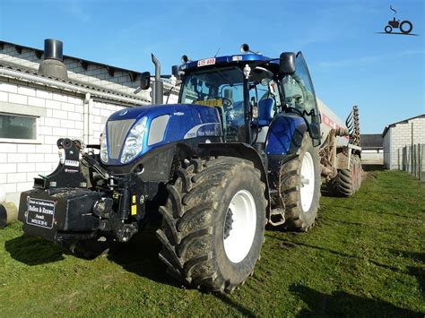 Foto New Holland T