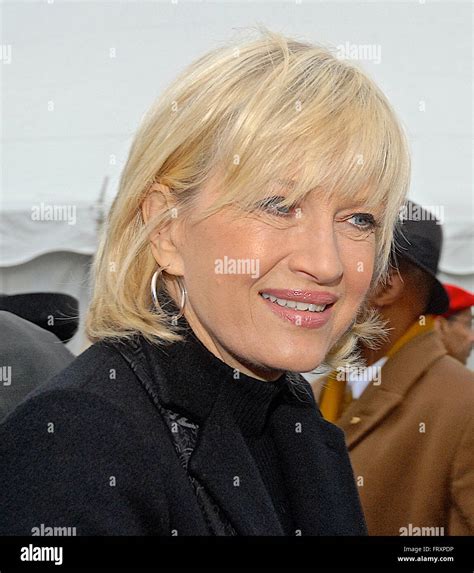 Diane sawyer 60 minutes hi-res stock photography and images - Alamy