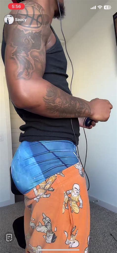 Guy Teasing Us With His Juicy Phat Ass ThisVid