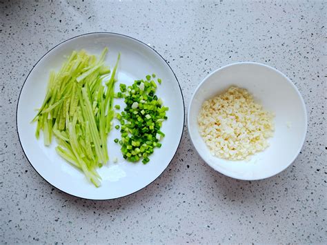 香辣凉拌面怎么做香辣凉拌面的做法阳光明媚99豆果美食