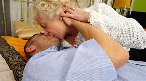 Naughty Mature Lady Fucking And Sucking Hard