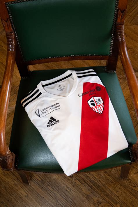 Maillot Ac Ajaccio La Nouvelle Tenue D Voil E