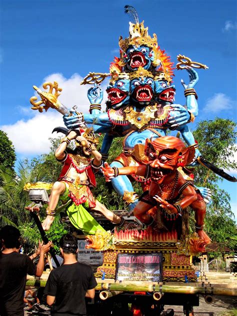 pariwisata bali festival ogoh ogoh  bali  tak  dilewatk