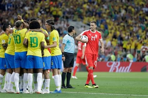 Quién es Alexandria Ocasio Cortez la ex bartender latina que sorprendió ganando las primarias