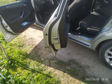 Уплотнитель на пороги — Ford Mondeo IV, 2,3 л, 2011 года | своими ...