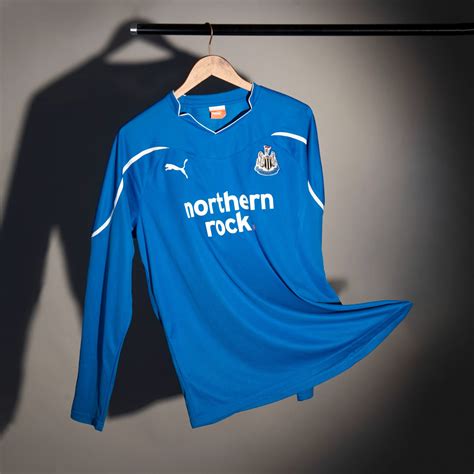 Newcastle United 2010 11 Away Kit