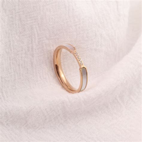 Mua Nhẫn cặp đôi Gucci siêu hot Nhẫn xà cừ đính đá cao cấp Nhẫn titan nhẫn gucci đôi full