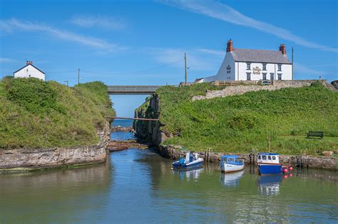 Seaton Sluice Harbour And Cut Prior To 1550 The Salt Produ Flickr