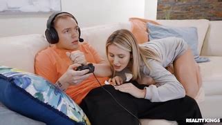 Blonde Paige Owens Is Sucking Joshua Lewis S Cock Porn Movies Movs