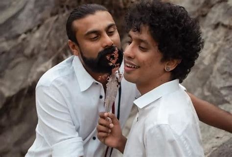 करल क सम सकस कपल क पर वडग शट तसवर म दख इस तरह क रमस Same Sex Gay