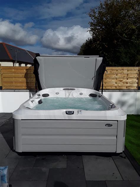 Jacuzzij Hot Tub Oyster Pools Hot Tubs Wales