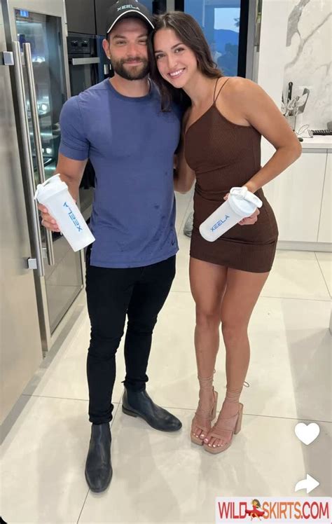 Builtbybells Bellabumzy Builtbybellls Nude OnlyFans Instagram