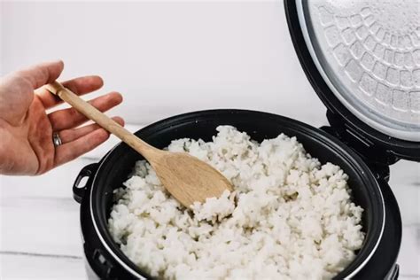 Jadwal Penyaluran Bansos Rice Cooker Selasa Januari Langsung