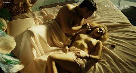 Gomorrah Nude Pics Page 1