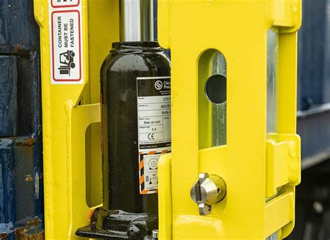 Feet for transshipment of a shipping container - ConFoot CFP with