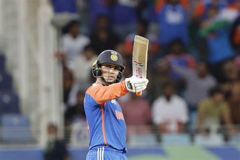 runs  abhishek sharma score   world cup  complete