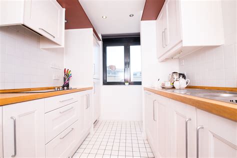 Modern & Spacious Two Bedroom In Kensington – Crown Lawn Apartments