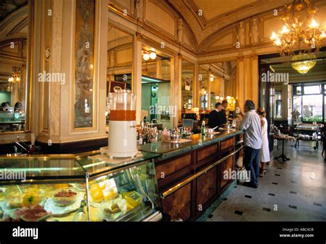 Cafe Gambrinus Neapel Italien Stockfotografie Alamy