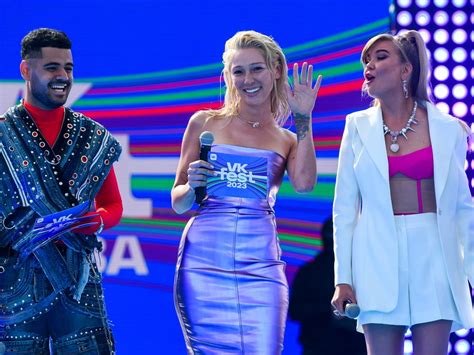 La festa delle celebrità quasi nude scatena una reazione negativa nella Russia in tempo di guerra