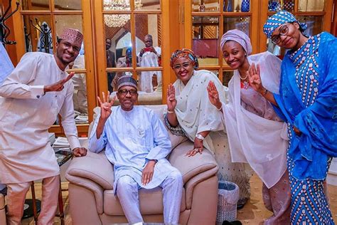 President Buhari, Aisha And Their Children Do The 4+4 Sign - Politics ...