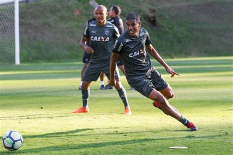 treino tático Galo encerra preparação para enfrentar o São Paulo