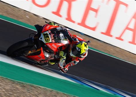 Sbk Jerez Risultato Superpole Race Vince Bautista Melandri