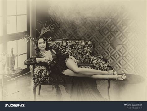 42 Thousand Woman Lingerie Vintage Royalty Free Images Stock Photos Pictures Shutterstock