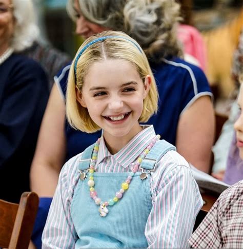 McKenna Grace Blonde Short Hair Celebridades Famosos Actrices