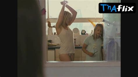 Kierston Wareing Underwear Scene In Fish Tank Porn Videos