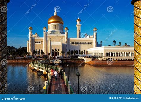 sultan omar ali saifuddien mosque  brunei stock image image